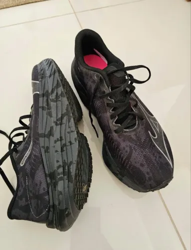 Mizuno wave rebellion pro
