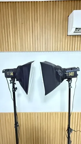Flash De Studio Modelo Atek 140 