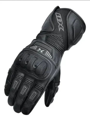 LUVAS em couro preto da marca X11 modelo Impact2 com cano longo.