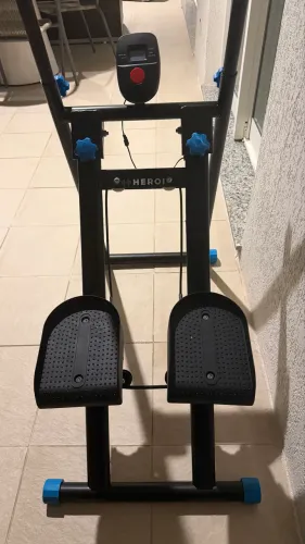 Simulador de Escada Hero Climber Montado