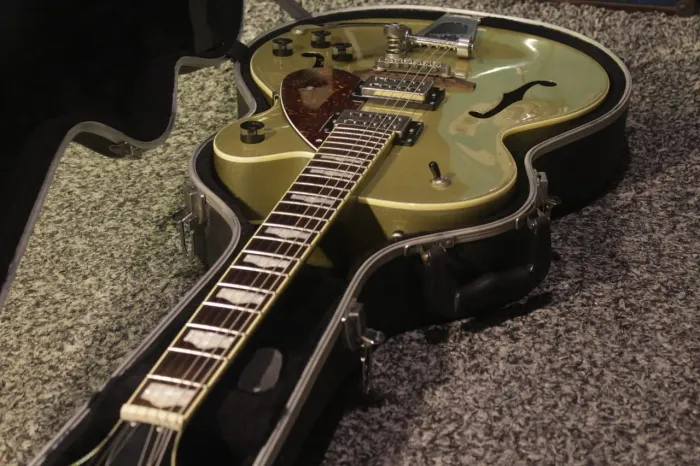 GUITARRA GRETSCH GOLD DUST