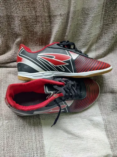 Tênis futsal Dray usado