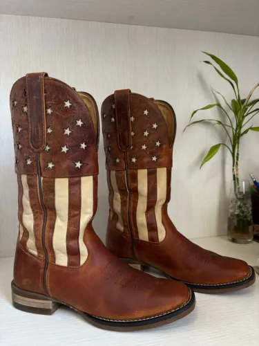 Bota texana Goyazes solado flex TAM 35, usada 4 vezes