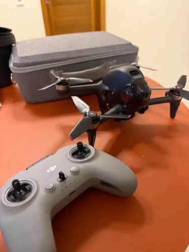 DJI FPV, Combo fly more