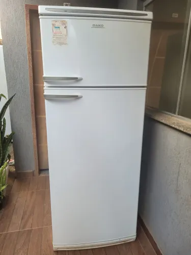 Vendo geladeira dako 460 litros funcionando perfeitamente