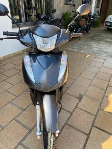 Biz 125 com partida