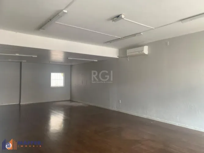 Casa Comercial com 03 pisos no Bairro Floresta
