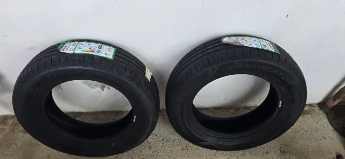 Vendo 2 pneus novos 195-65-15