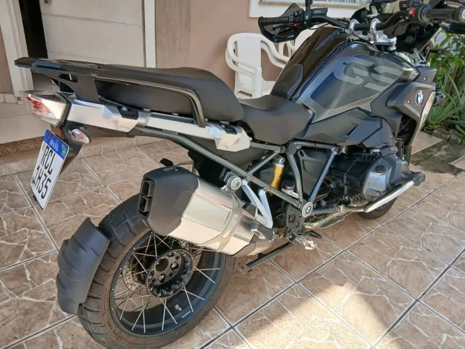 Moto com baixa km(nova)