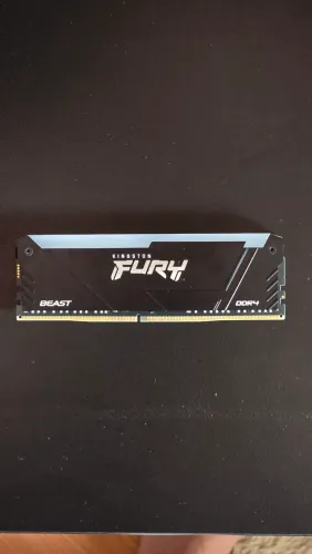1x Pende ram DDR4 8gb Kingston Fury Beast