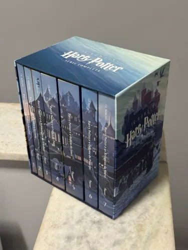 Box Harry Potter Scholastic - castelo (caixa azul)