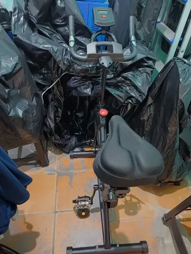 Bicicleta spinning ZRSE magnética 8kg (silenciosa) perfeito estado