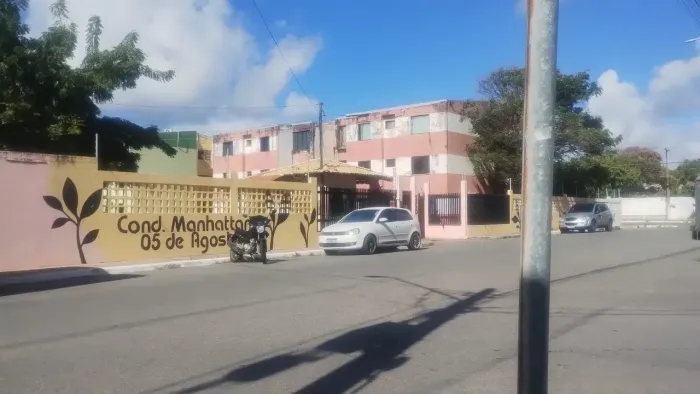 Vendo apartamento em localização privilegiada no condomínio Manhattan 5 de agosto, Bairro 