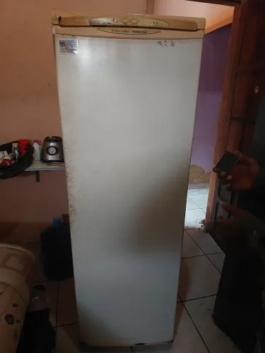 Geladeira (freezer) em boas condições para comércio ou para usar em casa mesmo