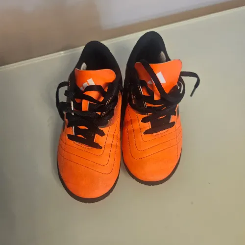 Chuteira original da adidas numero  28