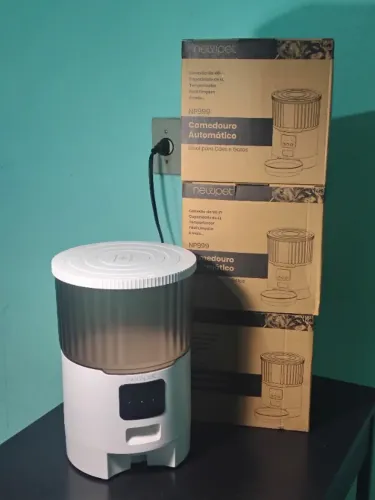 Kit 3 Comedouros Automáticos Wi-Fi 4L para Cães e Gatos Newpet NP999 Alimentador smart