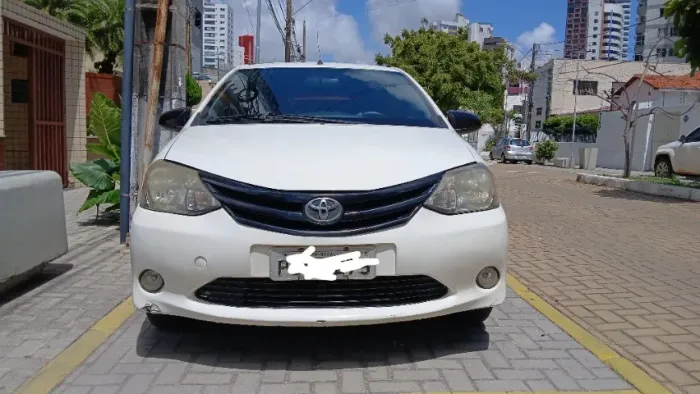 Toyota Etios X Sedan 1.5 Flex 16V 4P Mec. 2014