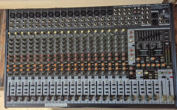 MESA DE SOM BEHRINGER EURODESK SX2442FX 24 CANAIS - USADA