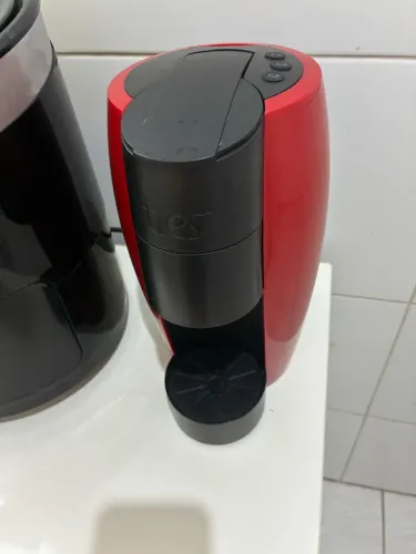 Cafeteira três corações de cápsulas 