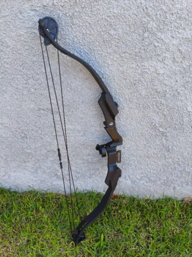 Arco e Flecha Composto ManKung 19-30LBS c/ apoio flecha