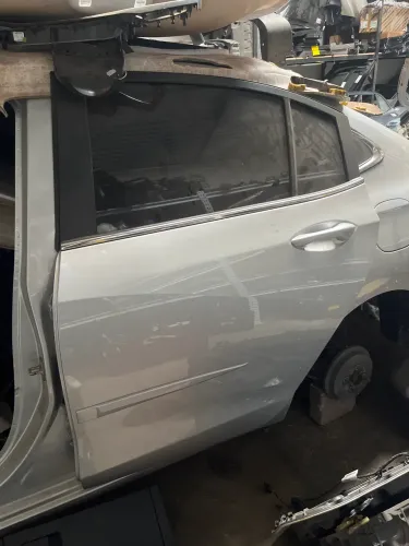 PORTA TRASEIRA ESQUERDA CHEVROLET ÔNIX PLUS