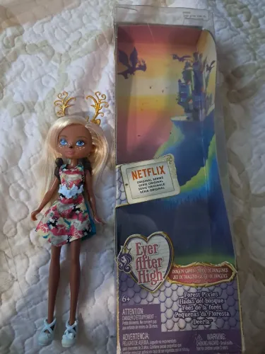 Boneca ever after high pixies Deerla dragon games jogos de dragões com caixa 