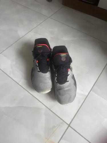 Tênis masculino underarmour