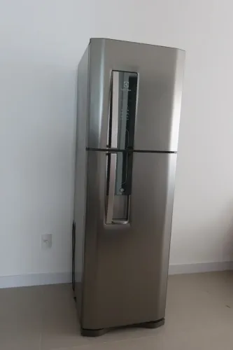 Geladeira Electrolux Frost Free 400L Dispenser de Água Duplex Cor Inox (DW44S)
