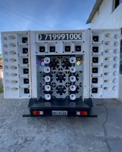 Valor: 70.000 , troca em carro, moto ou paredão menor. 