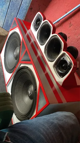 Vendo som automotivo todo novo cabeamento em geral