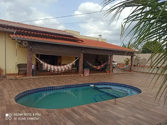 VENDO LINDA CHACARA DE 1.800 M², 32 KM DE MONTES CLAROS MG NO CONDOMÍNIO VALE DOS IPÊS.