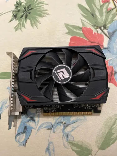 Placa de Vídeo AMD Radeon RX 550 4GB - Entrega de Jogos em 1080p!