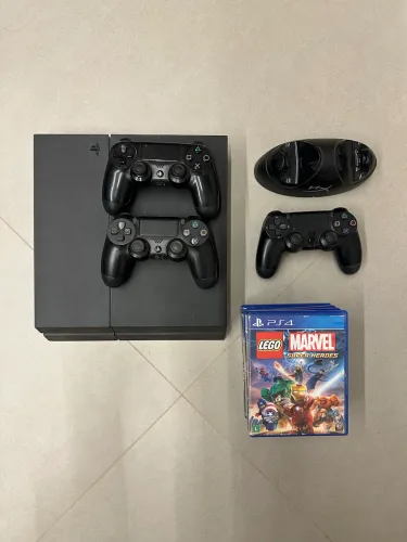 PS4 FAT 500GB + 3 CONTROLES E 6 JOGOS E BASE CARREGADORA