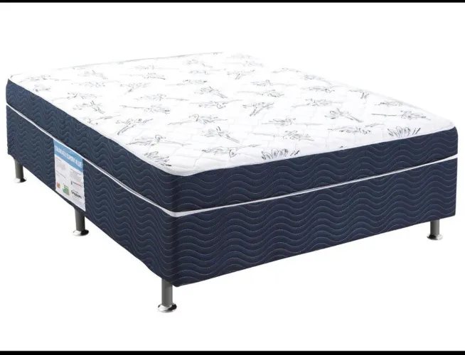 Cama casal Galáxias Plutão novinha