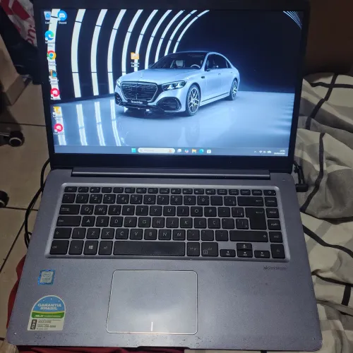 Notebook Asus i5 8 geração