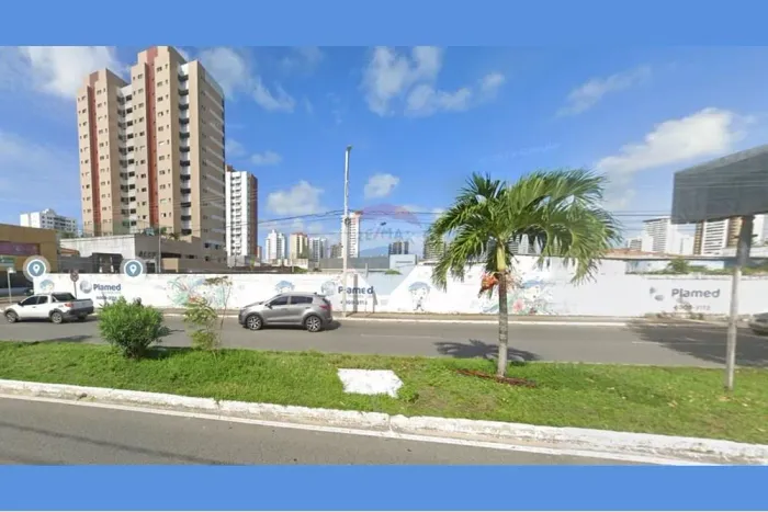 Terreno Amplo em Localização Privilegiada Oportunidade Única!