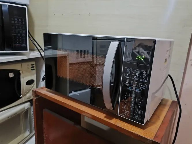 Microondas Philco 28 Litros Espelhado PMO28EB