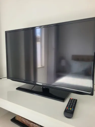 TV Samsung 32 Full HD Impecável - Copa do Mundo