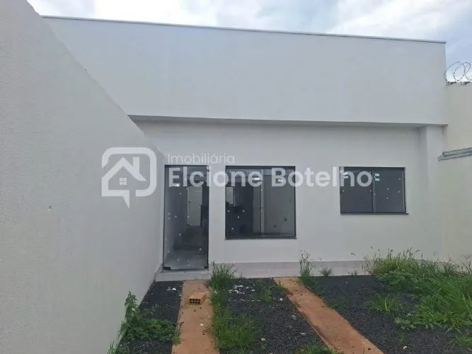 Casa à venda, 2 quartos, 1 suíte, 1 vaga, PLANALTO - Uberlândia/MG