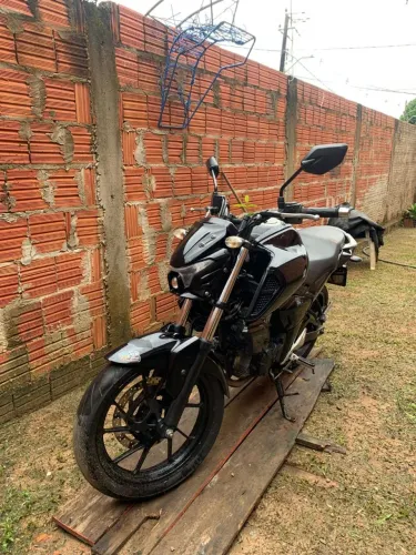 Vendo essa fazer 150 em ótimo estado 