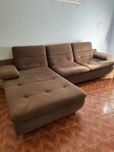 Sofá com chaise
