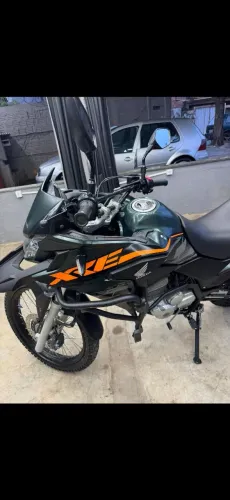 Moto Honda XRE 300 super nova 2021