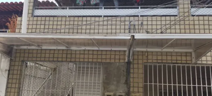 Toldo policarbonato com estrutura em alumínio