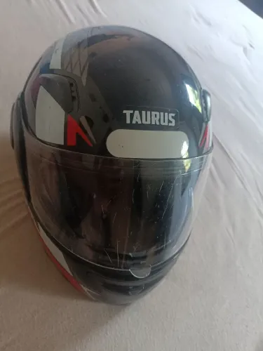 Capacete Taurus