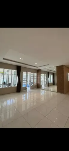 Aluga- se casa no bairro Maurício de Nassau em Caruaru para fim comercial ou residencial
