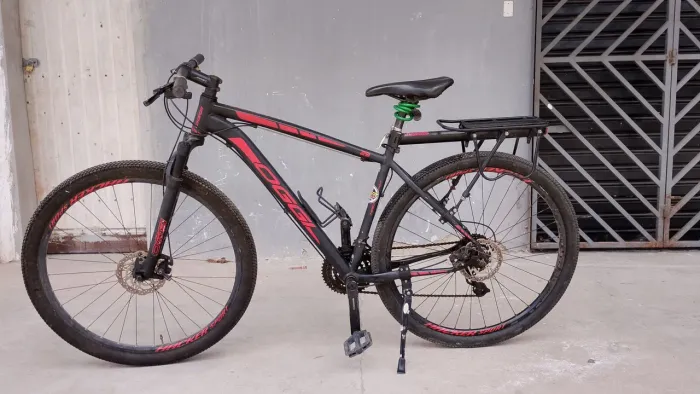 Bicicleta Oggi Aro 29 em excelente estado