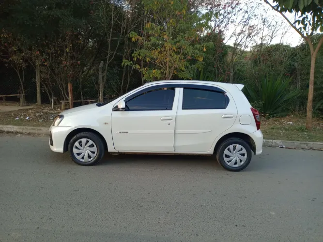 Toyota Etios X 1.3 Flex 16V 5P Aut. 2020