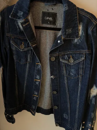 Jaqueta CANAL Jeans com spikes na manga