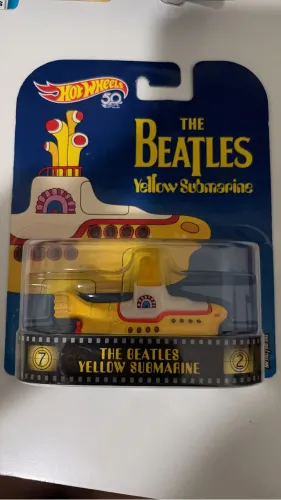 Beatles submarino hotwheels premium 