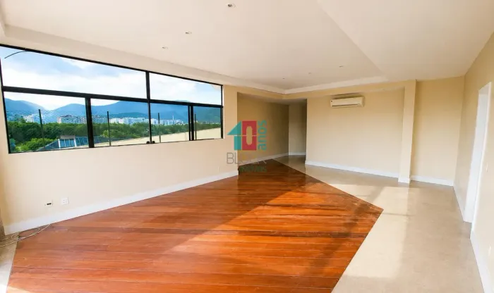 Recreio dos Bandeirantes | Cobertura 3 quartos, sendo 1 suite